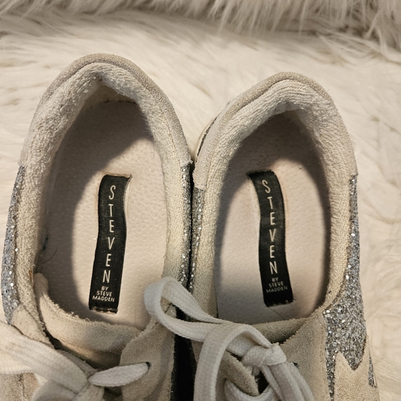 Steven By Steve Madden Rubie Silver Glitter Womens Sneakers - Picture 4 of 8